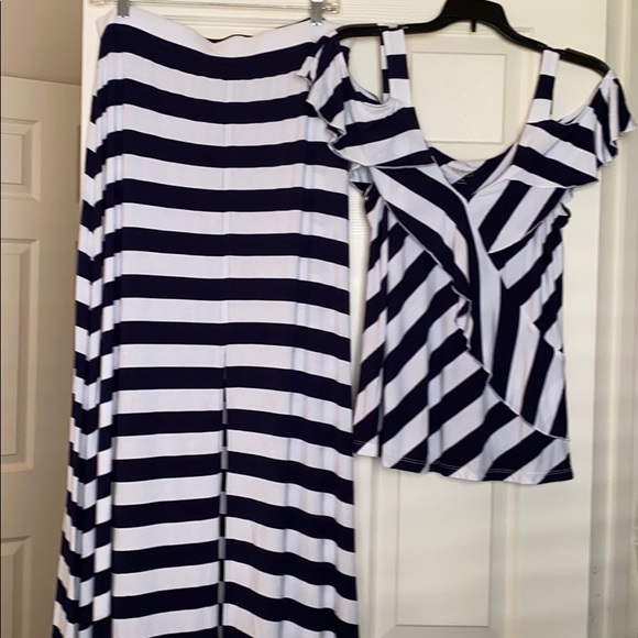 New York & Company Dresses & Skirts - SOHO STREET COLD SHOULDER MAXI SKIRT SET